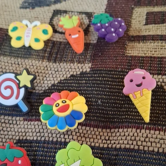 Colorful Cute Shoe Charms - Multicolor Flower, Ice Cream & Fruit Accessories - Picture 4 of 5